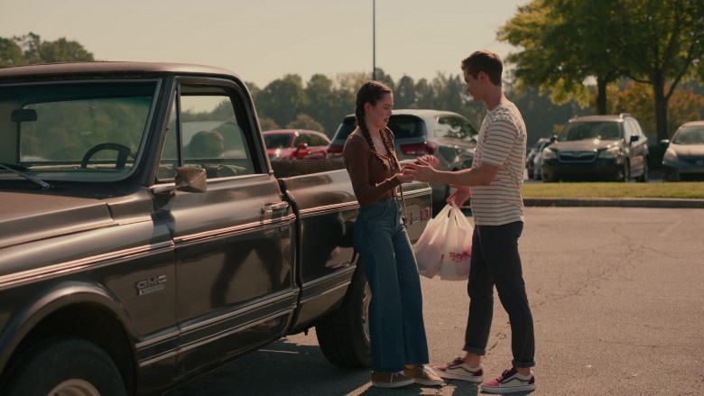 Vans Shoes in Sweet Magnolias S03E07 "Somebody I'm Longing to See" (2023) - 384732
