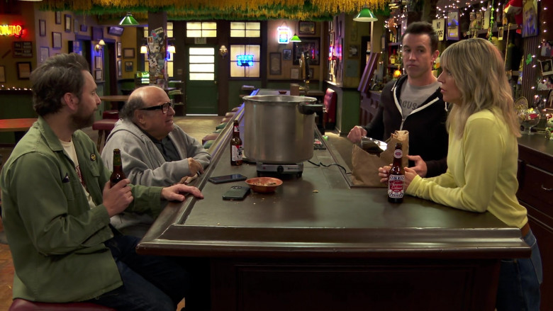 Pabst Blue Ribbon Beer Enjoyed by Danny DeVito as Frank Reynolds in It's Always Sunny in Philadelphia S16E08 "Dennis Takes a Mental Health Day" (2023) - 384978