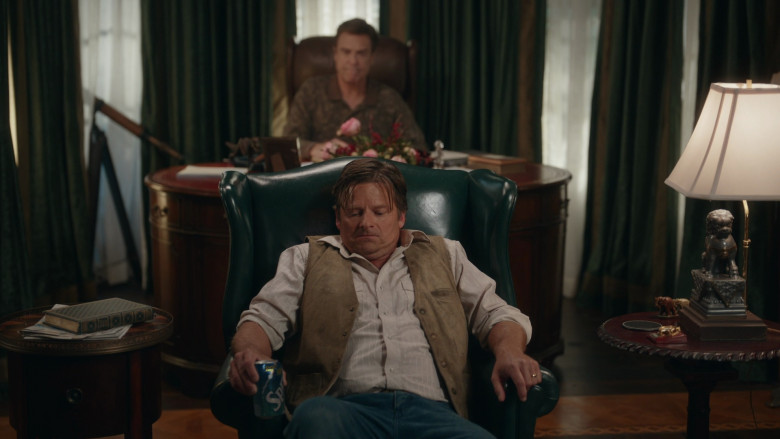Sprite Soda Enjoyed by Steve Zahn as Peter Montgomery in The Righteous Gemstones S03E05 "Interlude III" (2023) - 383121