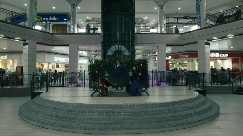 Best Buy Store in What We Do in the Shadows S05E01 "The Mall" (2023) - 384062