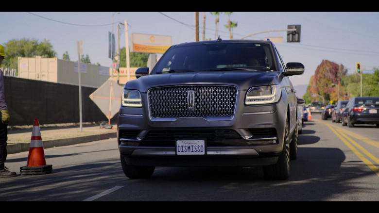Lincoln Navigator Full-Size Luxury SUV in The Lincoln Lawyer S02E02 "Obligations" (2023) - 382459