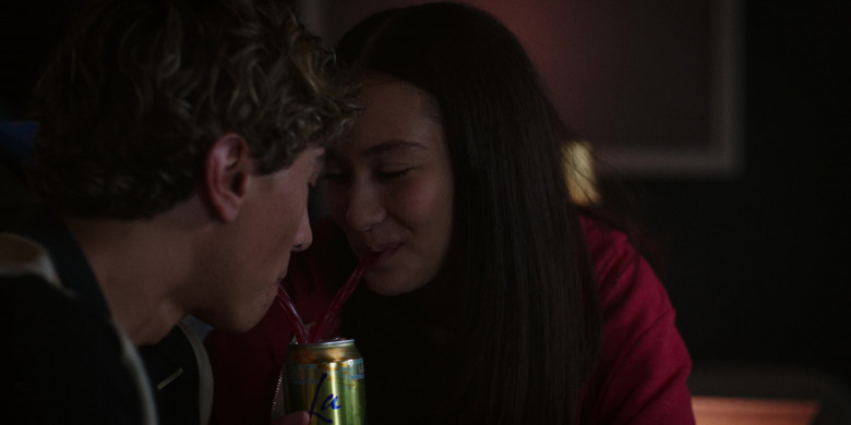 LaCroix Sparkling Water in The Summer I Turned Pretty S02E05 "Love Fool" (2023) - 386428