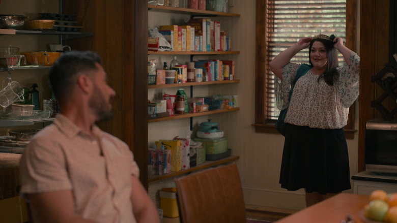 Nabisco, General Mills Honey Nut Cheerios, LaCroix Sparkling Water in Sweet Magnolias S03E03 "The Searchers" (2023) - 384634