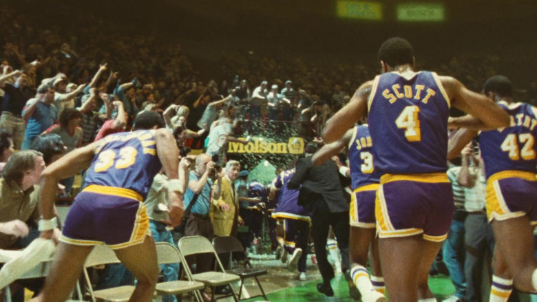 Molson Signs in Winning Time: The Rise of the Lakers Dynasty S02E01 "One Ring Don't Make a Dynasty" (2023) - 387662