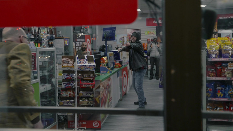 Hostess Twinkies, Rold Gold, Doritos, Tostitos in What We Do in the Shadows S05E06 "Urgent Care" (2023) - 389496
