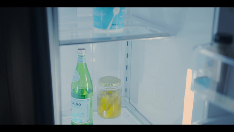 S.Pellegrino Sparkling Natural Mineral Water in The Lincoln Lawyer S02E10 "Bury Your Past" (2023) - 387199