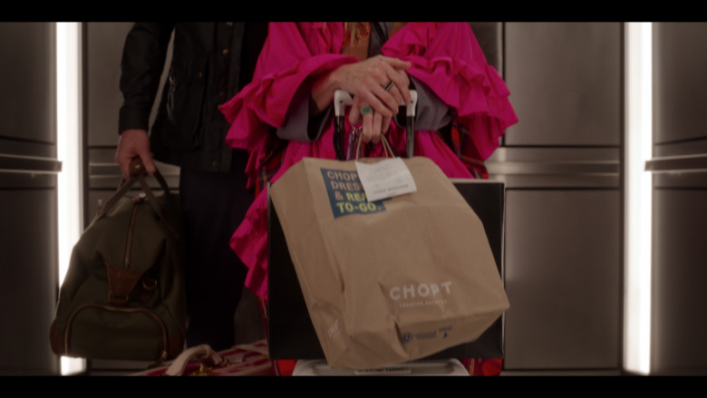 Chopt Creative Salad Co. in And Just Like That... S02E08 "A Hundred Years Ago" (2023) - 387232