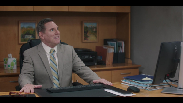 Dell Computer Monitor in Killing It S02E01 "What You Sow" (2023) - 390863