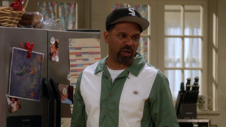 Dickies Shirt Worn by Mike Epps as Bernard "Bennie" Upshaw Sr. in The Upshaws S04E01 "Thera Please" (2023) - 392762