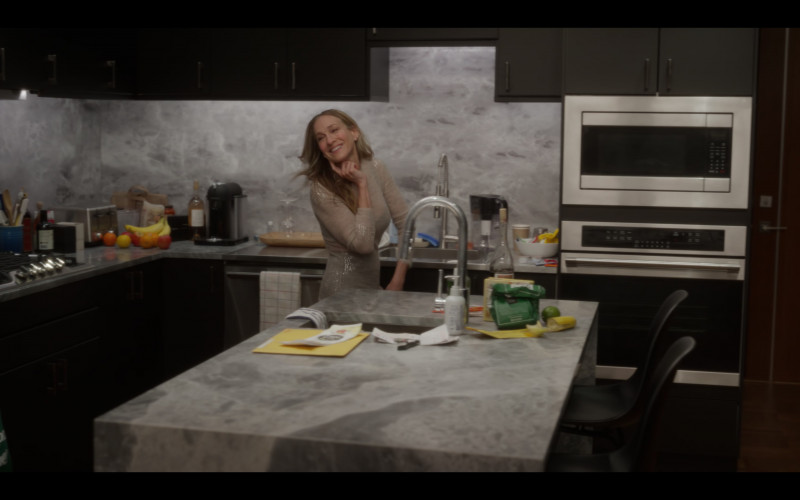 Nespresso Coffee Maker in And Just Like That... S02E09 "There Goes the Neighbourhood" (2023)