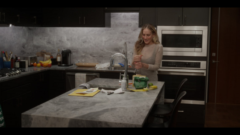 Nespresso Coffee Maker in And Just Like That... S02E09 "There Goes the Neighbourhood" (2023) - 388630