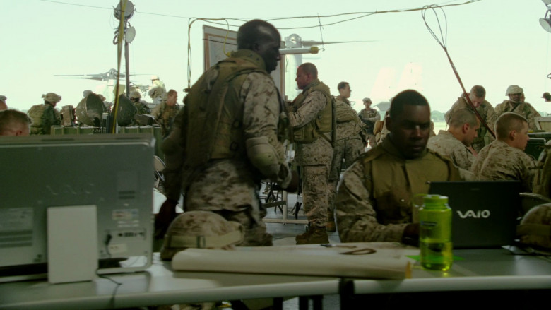 Sony Vaio PC and Notebook in Battle Los Angeles (2011) - 394554