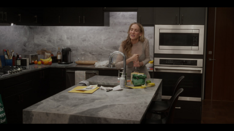 Nespresso Coffee Maker in And Just Like That... S02E09 "There Goes the Neighbourhood" (2023) - 388632