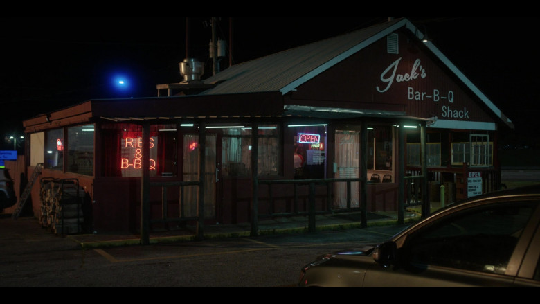 Coca-Cola Sign in Heels S02E02 "The Journey Is the Obstacle" (2023) - 387423