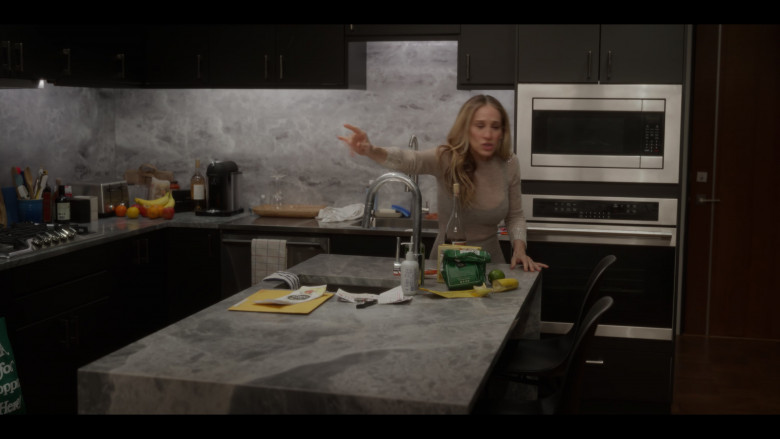 Nespresso Coffee Maker in And Just Like That... S02E09 "There Goes the Neighbourhood" (2023) - 388638