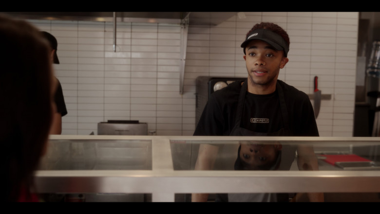 Chipotle Mexican Grill Restaurant in And Just Like That... S02E09 "There Goes the Neighbourhood" (2023) - 388578