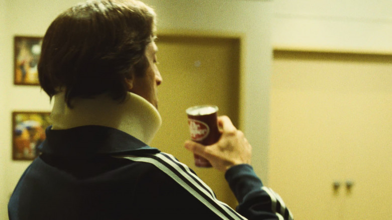 Dr Pepper Soda Enjoyed by Adrien Brody as Pat Riley in Winning Time: The Rise of the Lakers Dynasty S02E04 "The New World" (2023) - 396637