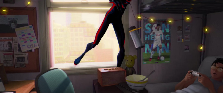 Sony PlayStation Controller in Spider-Man: Across the Spider-Verse (2023) - 387745