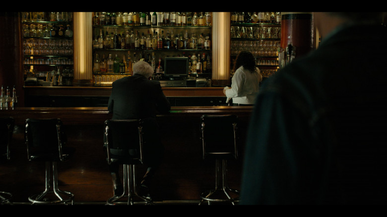 818 Tequila, Don Julio, Glenfiddich Whisky, Michter's American Whiskey, Tanqueray Gin, Hennessy Cognac, Martell in Justified: City Primeval S01E08 "The Question" (2023) - 396975