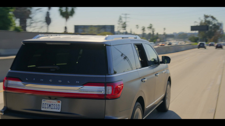 Lincoln Navigator SUV in The Lincoln Lawyer S02E10 "Bury Your Past" (2023) - 387175
