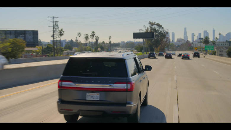 Lincoln Navigator SUV in The Lincoln Lawyer S02E10 "Bury Your Past" (2023) - 387176