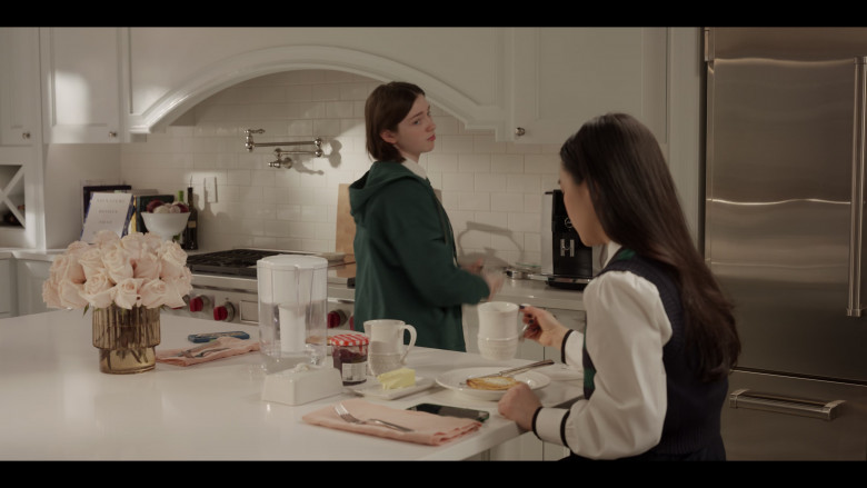 Jura Coffee Maker in And Just Like That... S02E08 "A Hundred Years Ago" (2023) - 387254