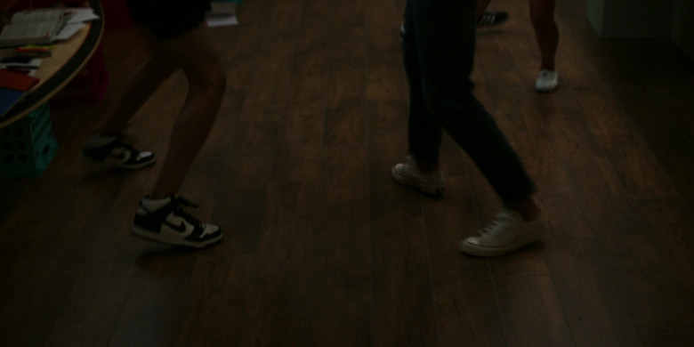 Nike Sneakers in The Summer I Turned Pretty S02E07 "Love Affair" (2023) - 389478