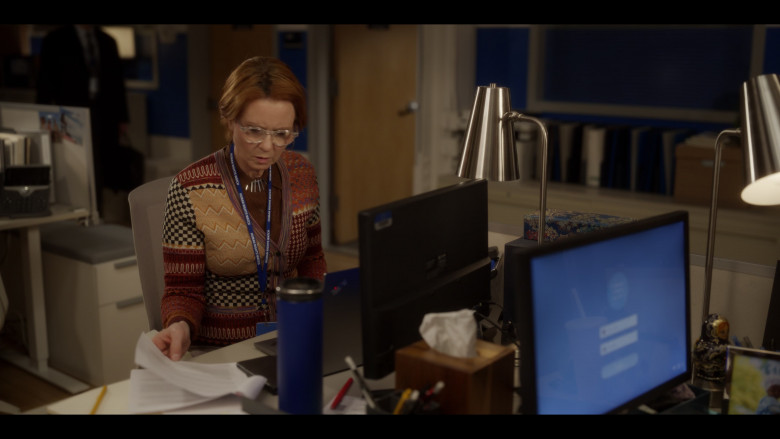 Lenovo Thinkpad Laptops in And Just Like That... S02E08 "A Hundred Years Ago" (2023) - 387270