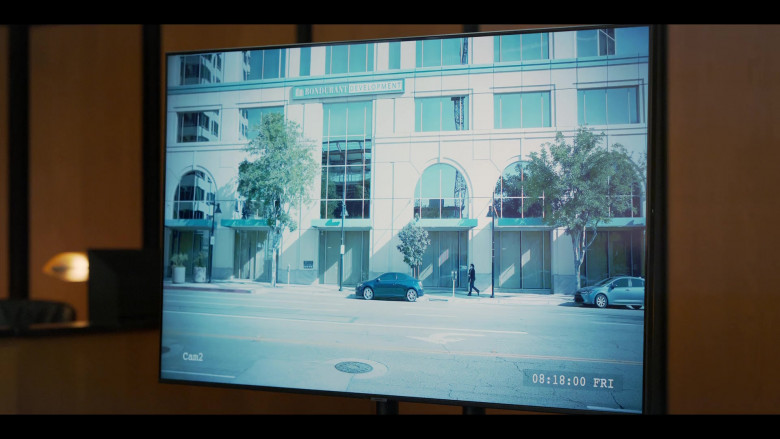 Samsung TV in The Lincoln Lawyer S02E09 "The Fifth Witness" (2023) - 387130