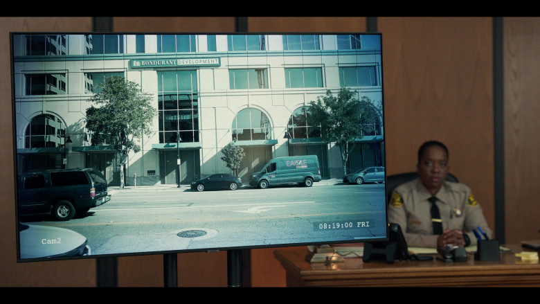 Samsung TV in The Lincoln Lawyer S02E09 "The Fifth Witness" (2023) - 387131