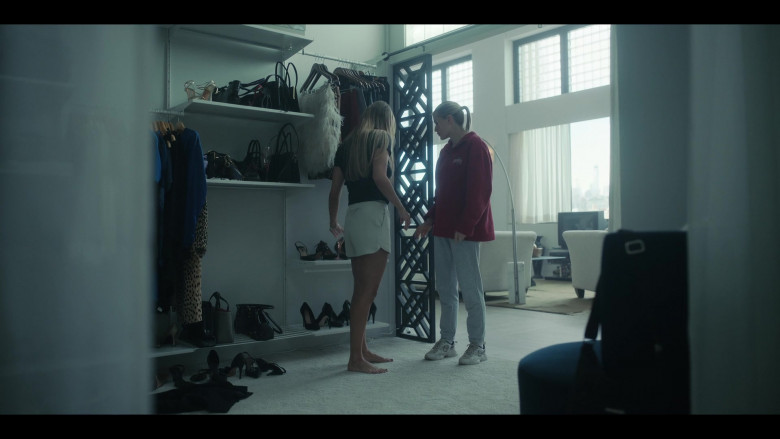 Nike Women's Sneakers of West Duchovny as Shannon Schaeffer in Painkiller S01E01 "The One to Start With, The One to Stay With" (2023) - 388357