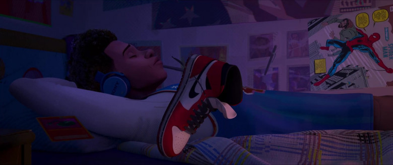 Sony Headphones and Nike Shoes in Spider-Man: Across the Spider-Verse (2023) - 387742