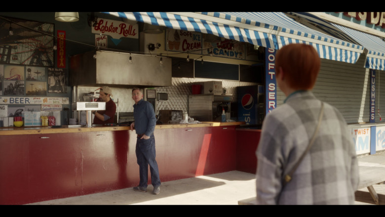 Pepsi Vending Machine in And Just Like That... S02E11 "The Last Supper Part Two: Entree" (2023) - 395300