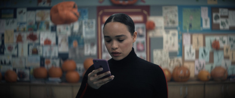 Apple iPhone Smartphone of Cleopatra Coleman as Miss Devine in Cobweb (2023) - 388716