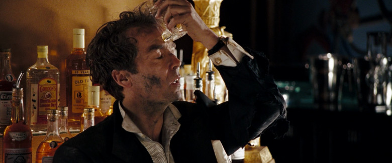 Gordon's London Dry Gin and Old Overholt Whiskey in The Mummy: Tomb of the Dragon Emperor (2008) - 393980