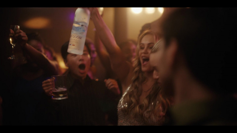 Grey Goose Vodka in Painkiller S01E01 "The One to Start With, The One to Stay With" (2023) - 388342