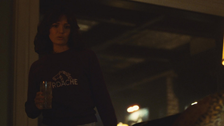 Jordache Women's Sweatshirt in Winning Time: The Rise of the Lakers Dynasty S02E01 "One Ring Don't Make a Dynasty" (2023) - 387648