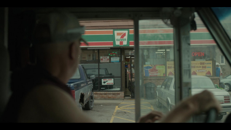 7-Eleven Store in Painkiller S01E04 "I Believed?" (2023) - 388441