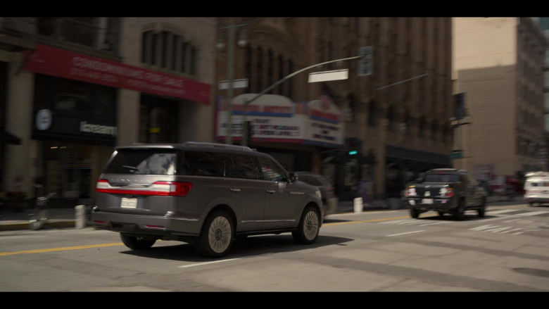 Lincoln Navigator SUV in The Lincoln Lawyer S02E07 "Cui Bono" (2023) - 387026