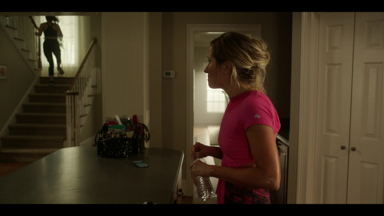 Alo Yoga Pink Top in Heels S02E02 "The Journey Is the Obstacle" (2023) - 387402