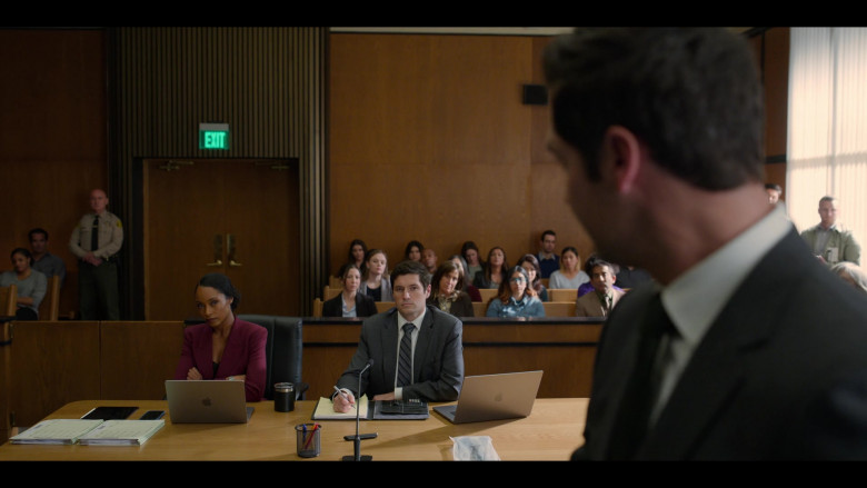 Apple MacBook Laptops in The Lincoln Lawyer S02E08 "Covenants and Stipulations" (2023) - 387044