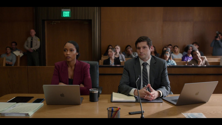 Apple MacBook Laptops in The Lincoln Lawyer S02E08 "Covenants and Stipulations" (2023) - 387045