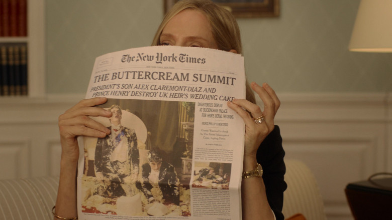 The New York Times Newspaper Held by Uma Thurman as Ellen Claremont in Red, White & Royal Blue (2023) - 389050