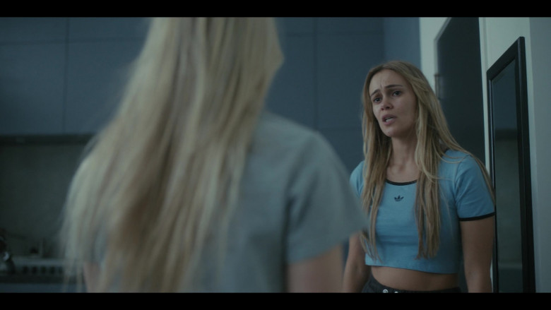 Adidas Crop Top Worn by Dina Shihabi as Britt Hufford in Painkiller S01E06 "What's in a Name?" (2023) - 388523