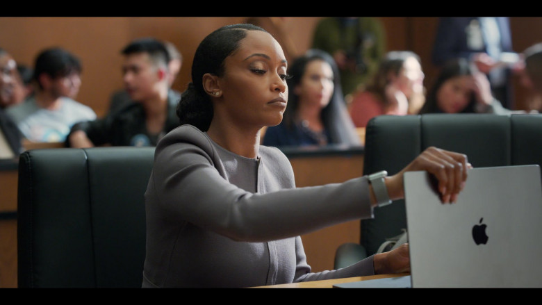 Apple MacBook Laptops in The Lincoln Lawyer S02E07 "Cui Bono" (2023) - 387005