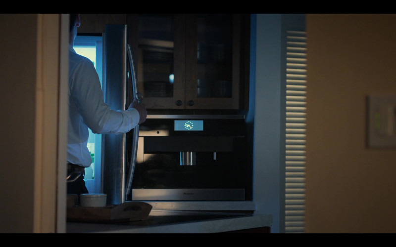 Miele Coffee Machine in The Lincoln Lawyer S02E09 "The Fifth Witness" (2023)