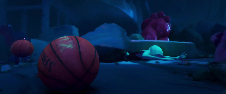 Spalding Basketball in Spider-Man: Across the Spider-Verse (2023) - 387750