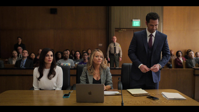 Apple MacBook Laptops in The Lincoln Lawyer S02E07 "Cui Bono" (2023) - 387007