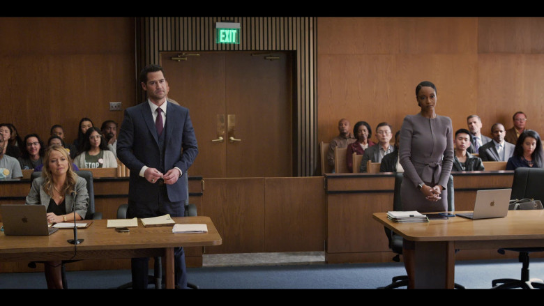 Apple MacBook Laptops in The Lincoln Lawyer S02E07 "Cui Bono" (2023) - 387009