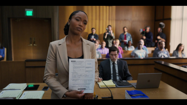 Apple MacBook Laptops in The Lincoln Lawyer S02E09 "The Fifth Witness" (2023) - 387089